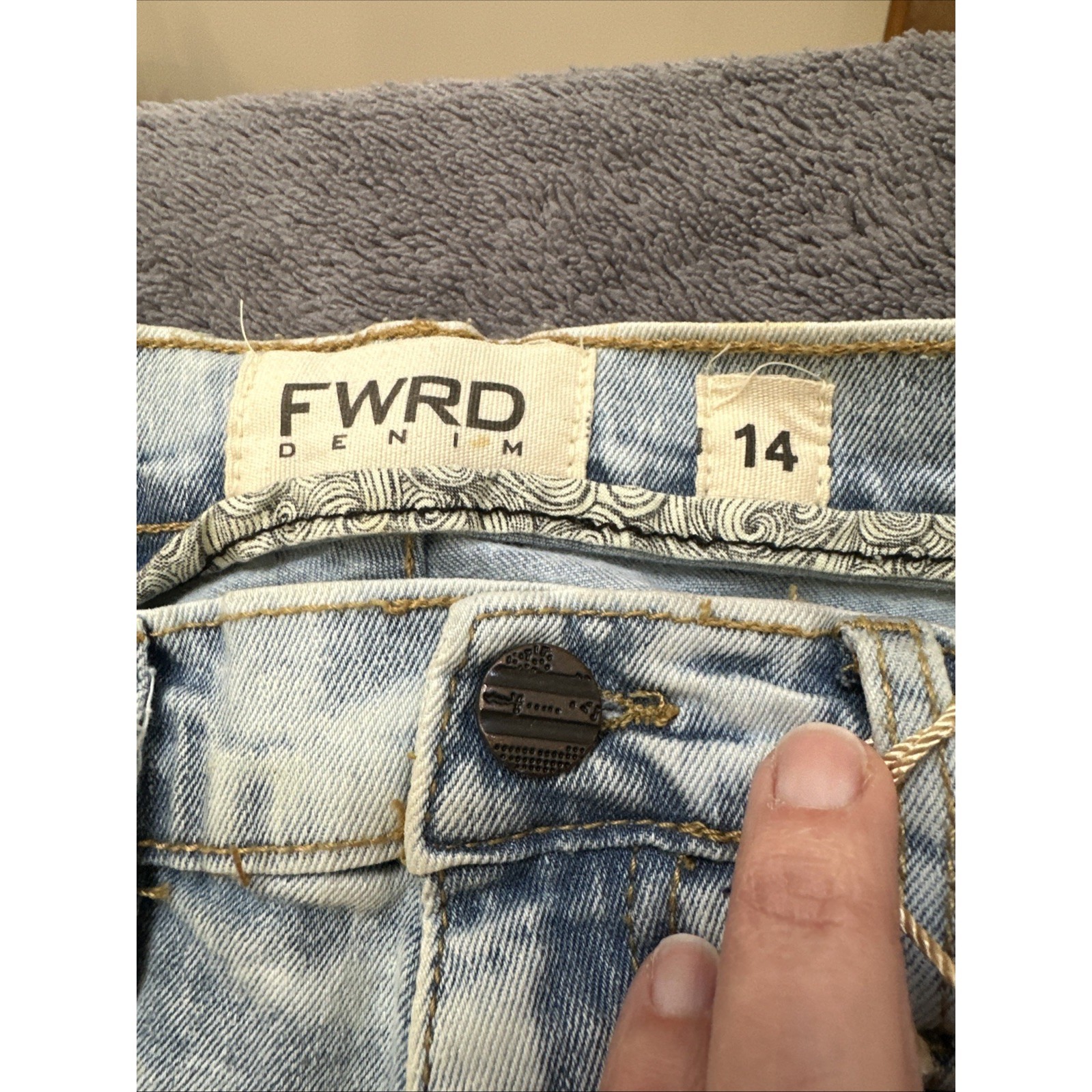 Fwrd Denim Girls Size 14 Distressed Slim Fit Jeans Acid Wash Stretch Nwt — image 8 of 8